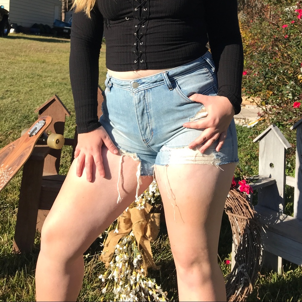 ☀️NWT Hollister high rise boyfriend shorts